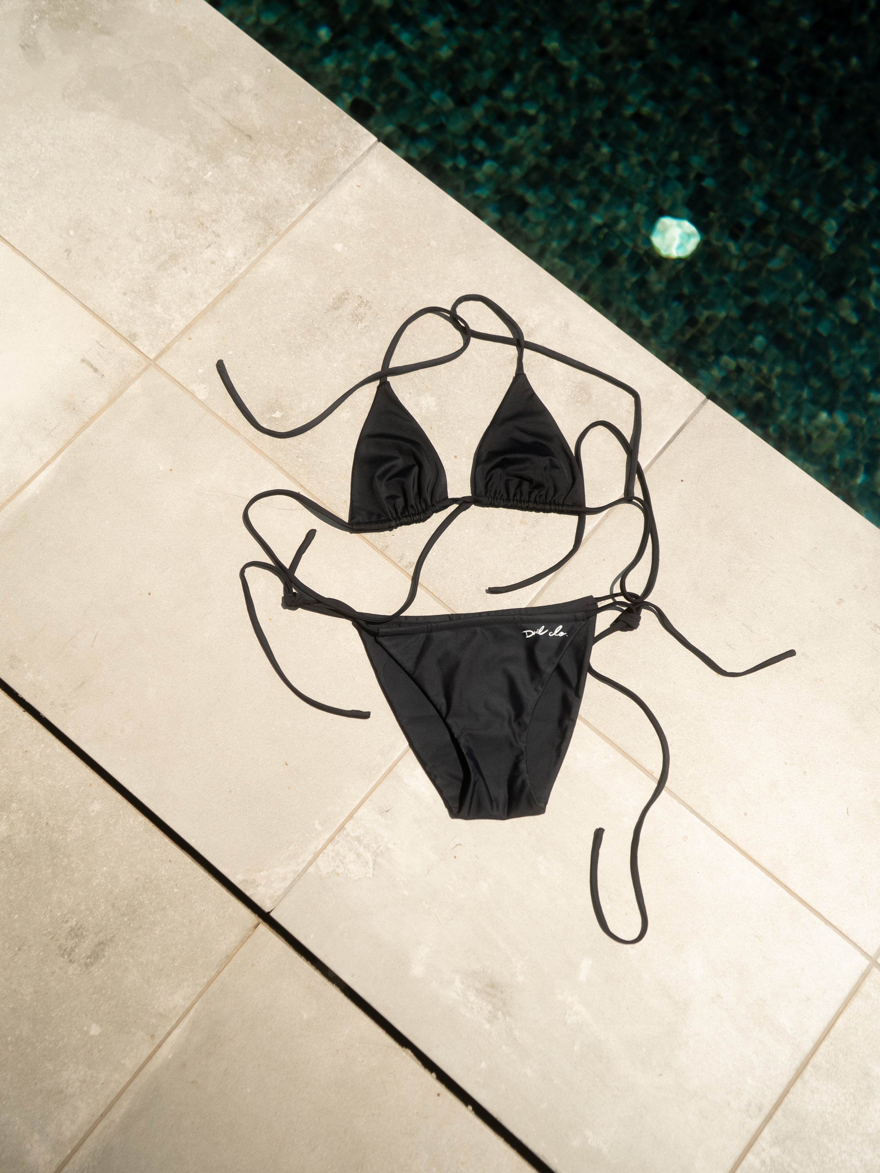 BLACK BIKINI