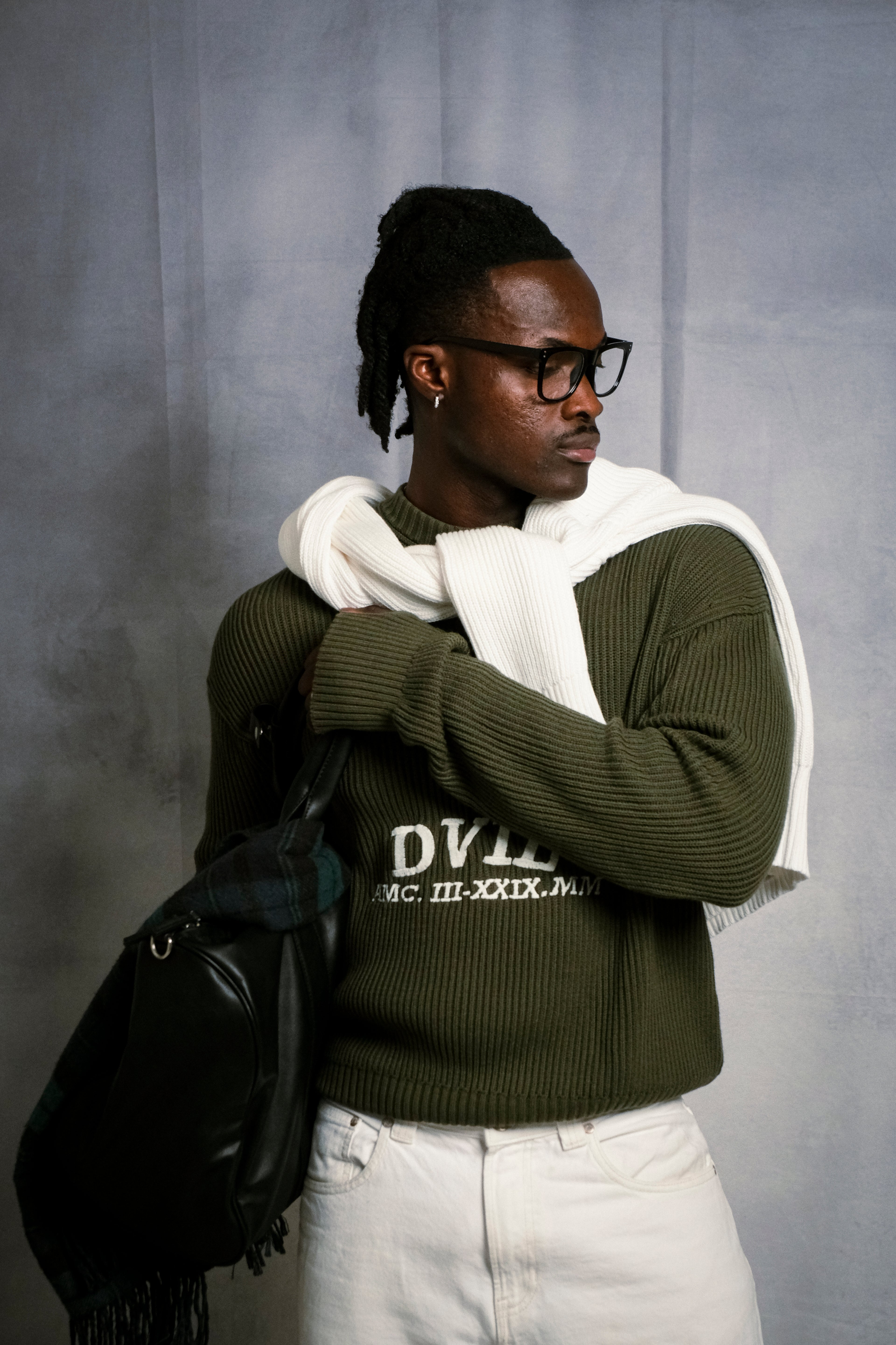 DVIL SWEATER